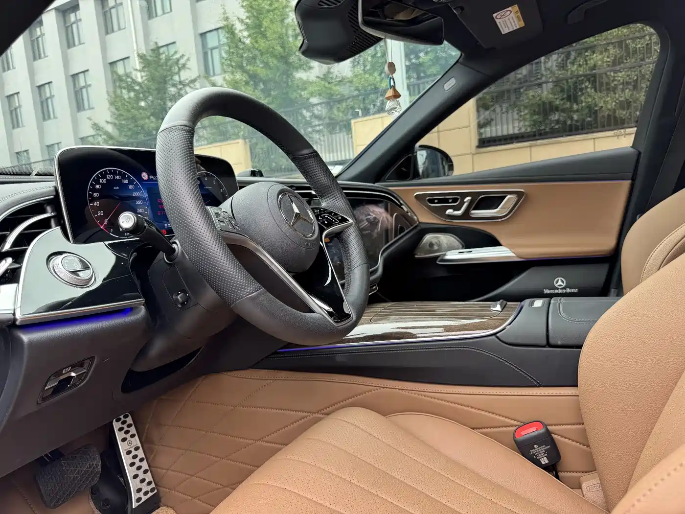 Mercedes-Benz E-Class 2024 Model E 300 L Luxury фото 18