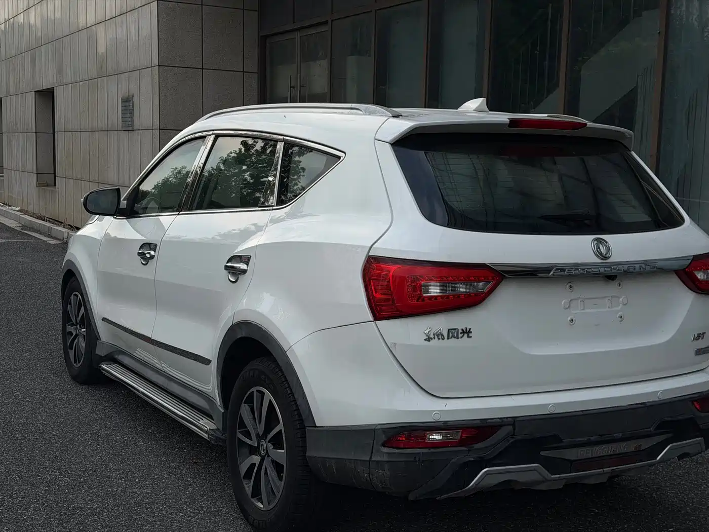 Dongfeng Fengguang Fengguang 580 2017 2016 Facelift 1.5T CVT Comfort