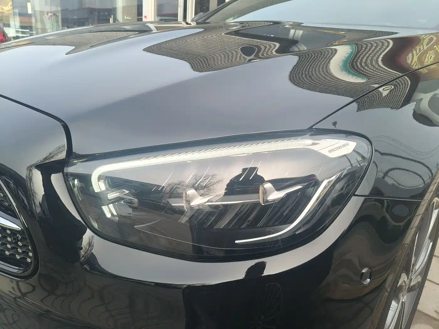 MERCEDES-BENZ E CLASS