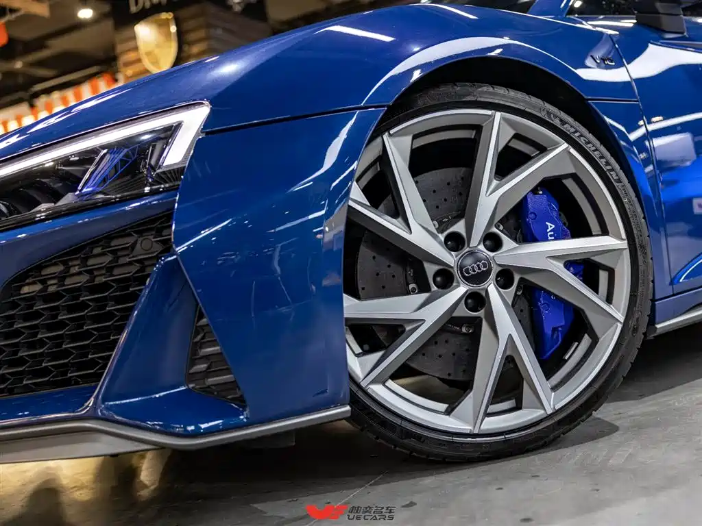 Фото 9 - Audi R8