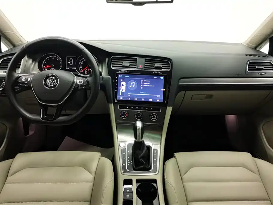 Volkswagen Golf 2015 1.4TSI Automatic Luxury фото 12