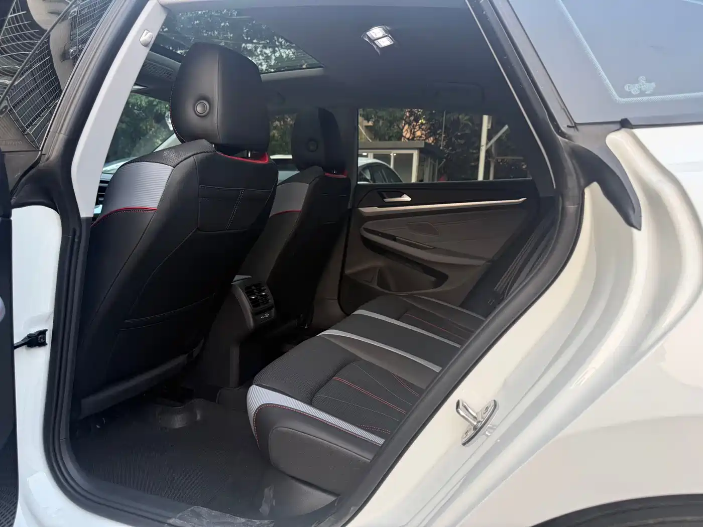 Volkswagen Lamando 2025 Lamando L 280TSI DSG Glamour Edition фото 8