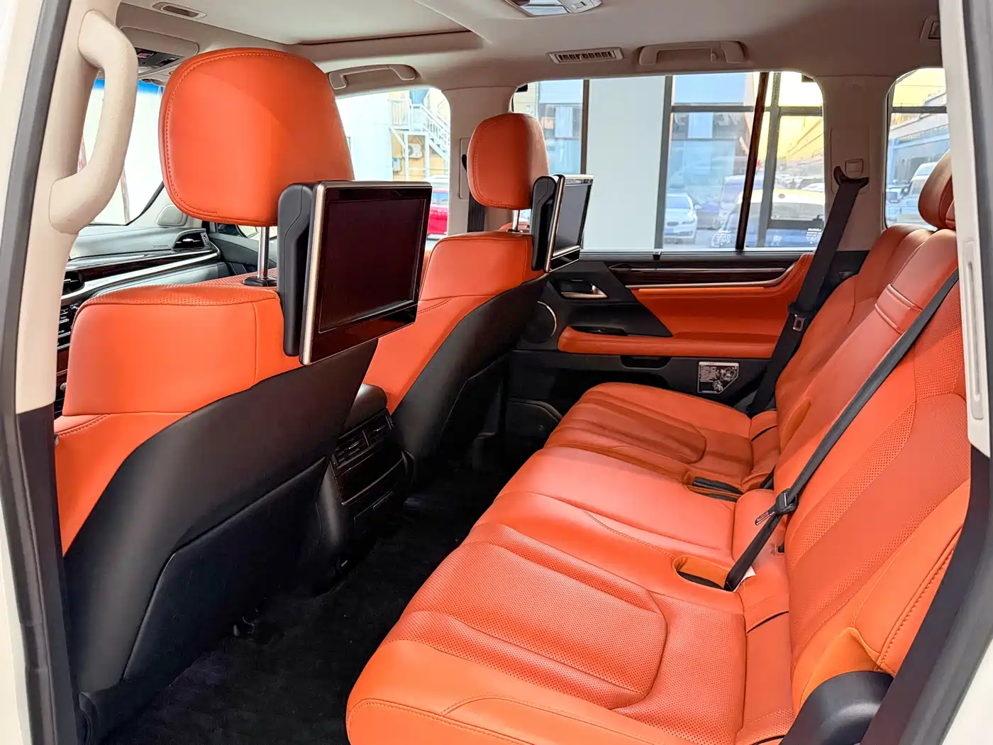 Lexus LX 2016 570 Dynamic Luxury Edition фото 9