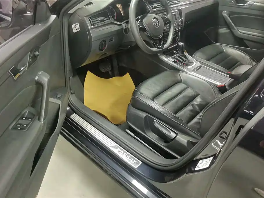 Volkswagen Passat 2015 1.8TSI Automatic Prestige Edition фото 9