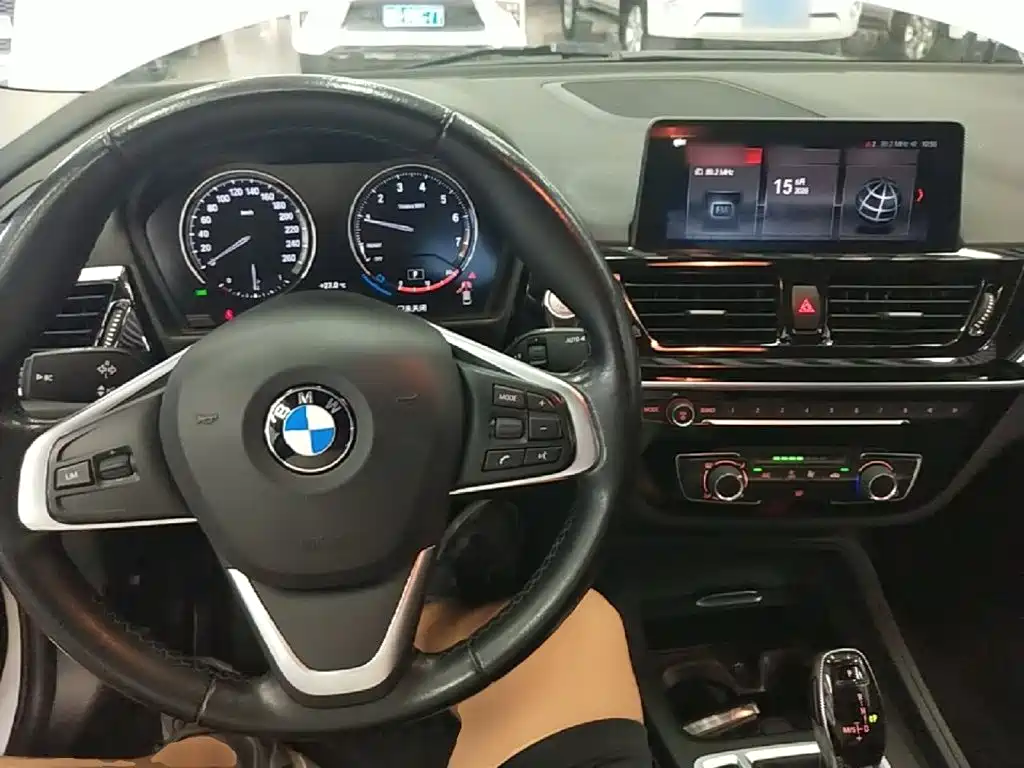 BMW 1-SERIES
