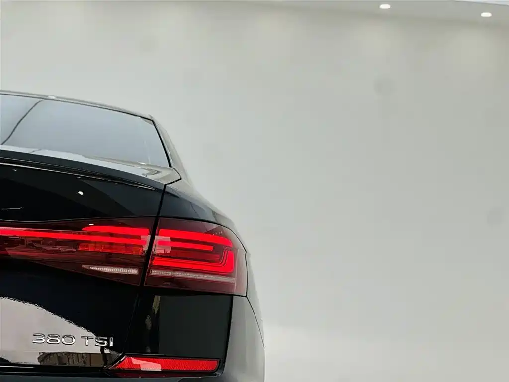 Volkswagen Passat 2023 Facelift 380TSI Luxury Edition фото 11