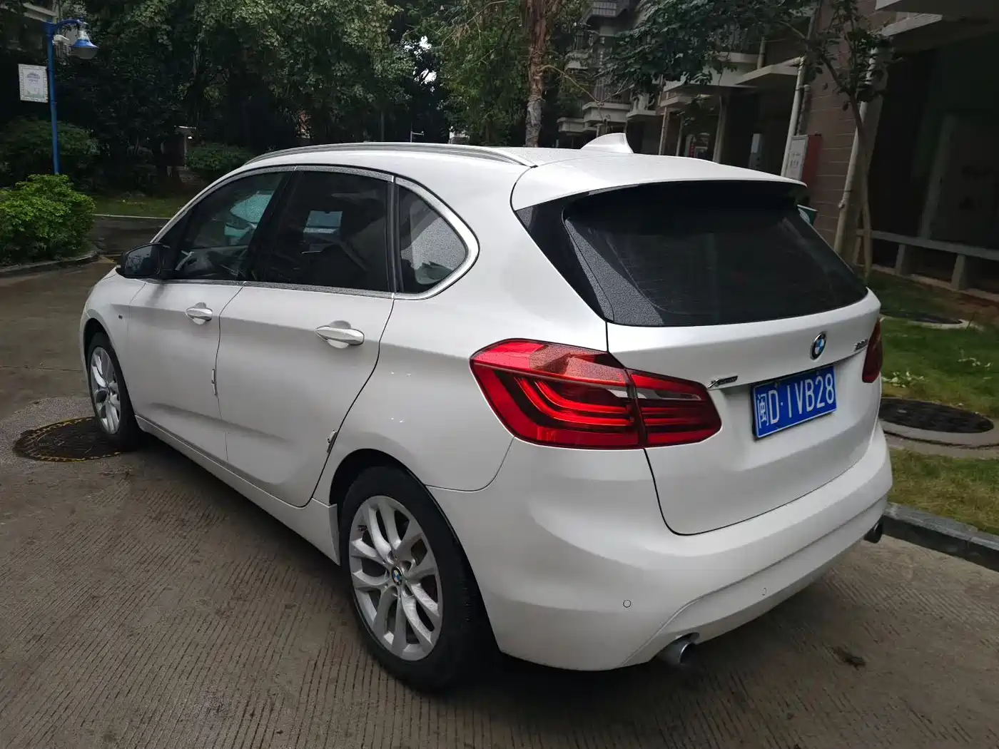 BMW 2 Series Touring 2016 2016 220i Leading Model