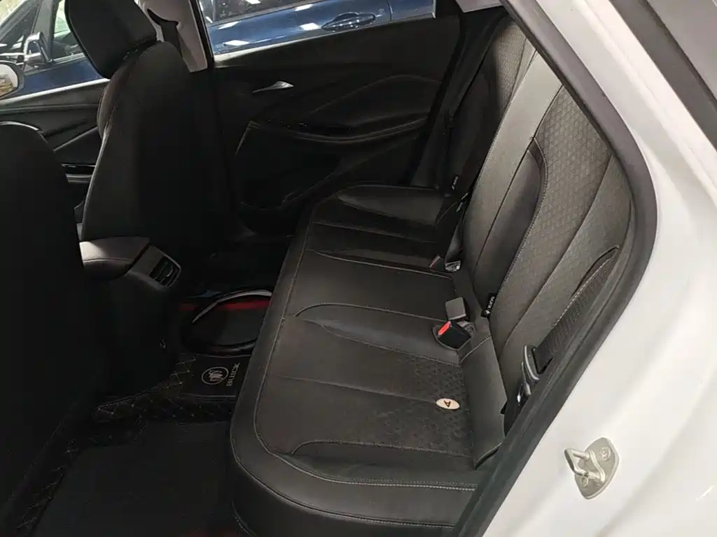 Photo 17 - Buick Verano
