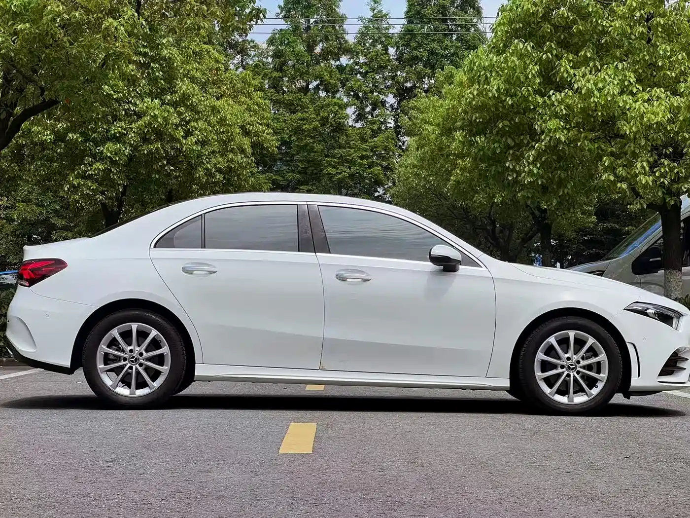 Mercedes-Benz A-Class 2023 A 200 L Fashion фото 4