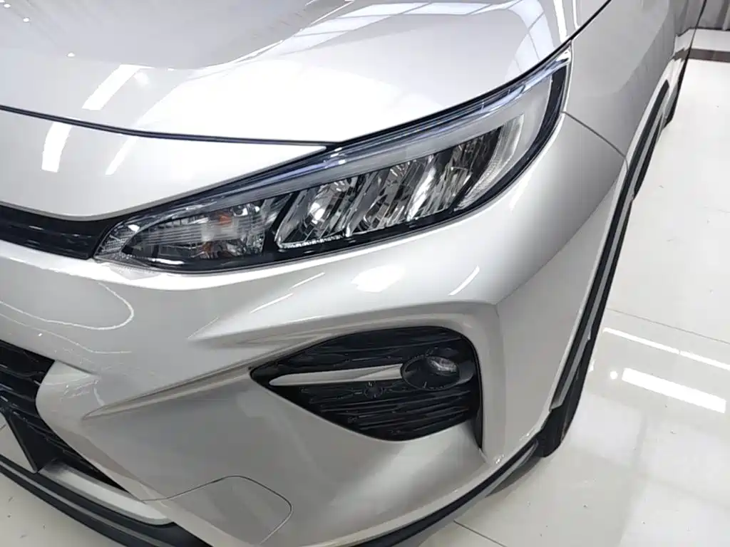Фото 24 - Toyota Wildlander