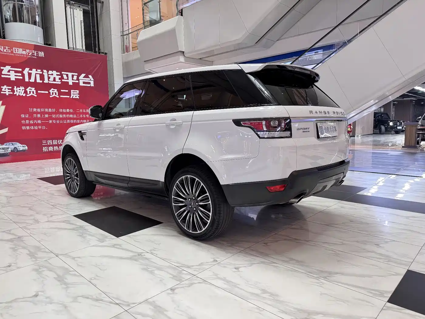 Land Rover Range Rover Sport 2017 3.0 SC V6 HSE фото 10