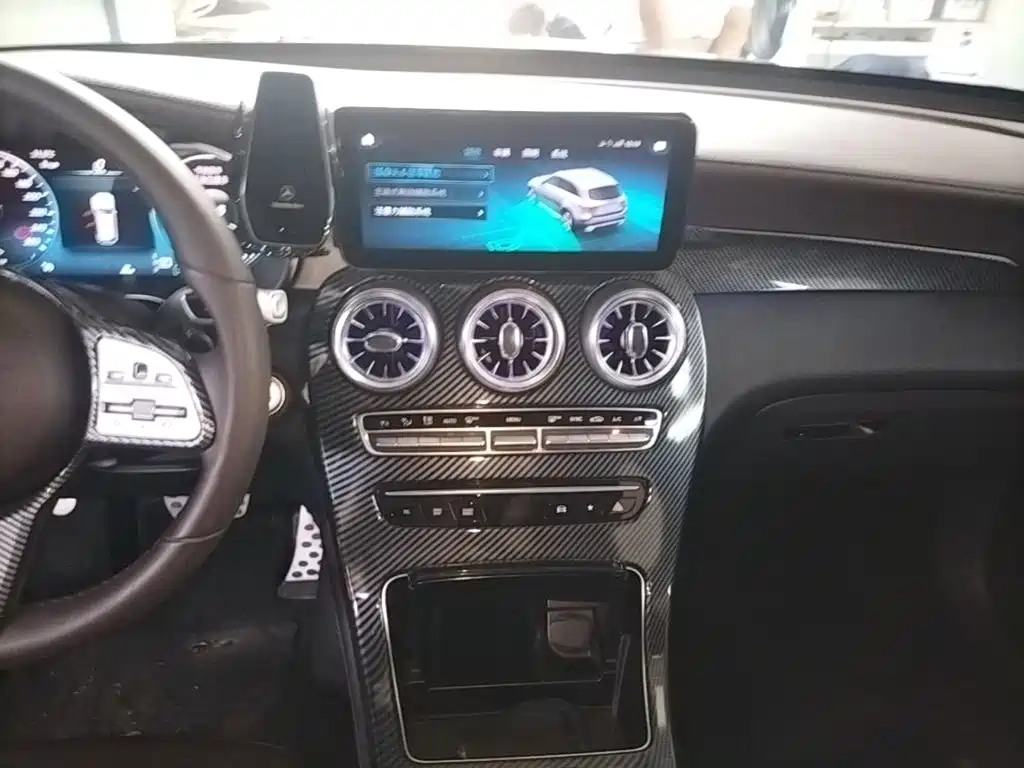 MERCEDES-BENZ GLC