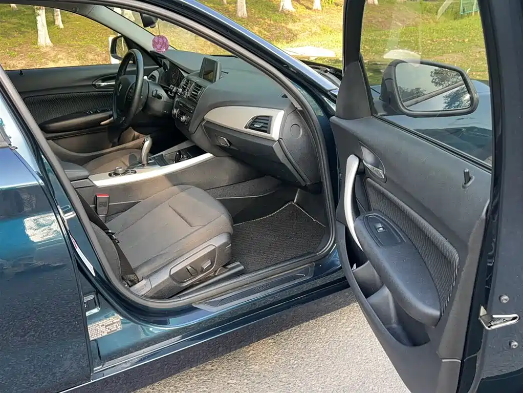 BMW 1 Series (Import) 2013 Facelift 118i Leading Model фото 22