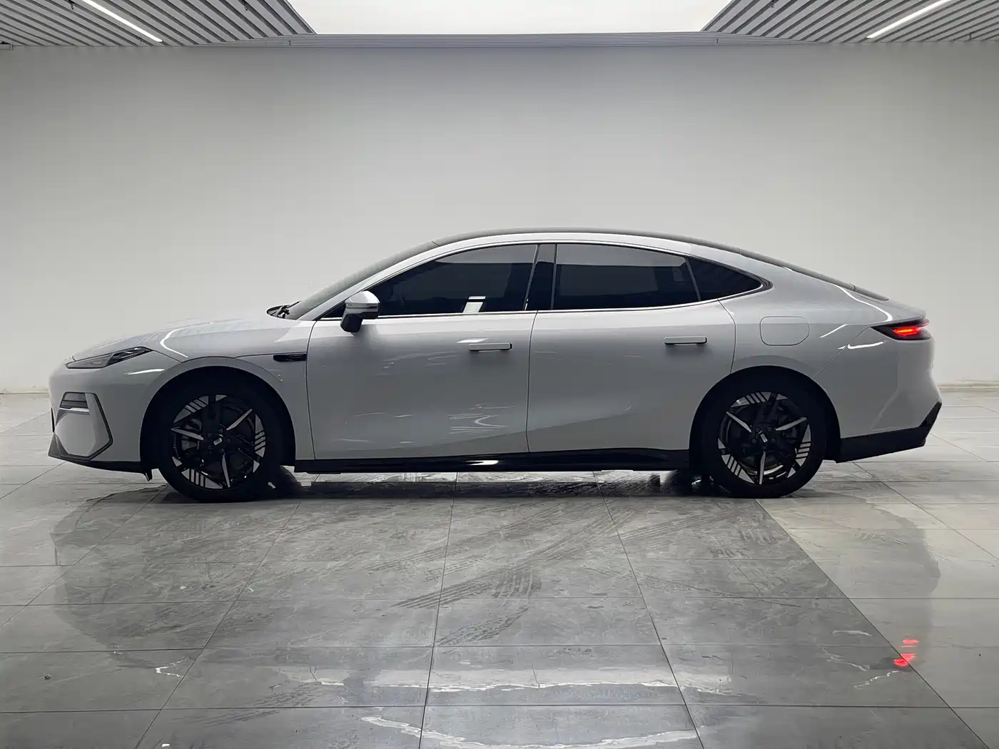 Geely Galaxy Galaxy E8 2025 2024 550km RWD PRO