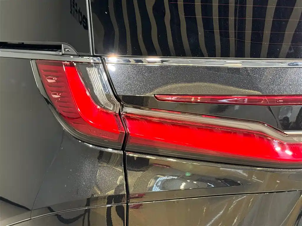 Lexus LM 2023 350h 7-Seater Elegance Edition фото 9