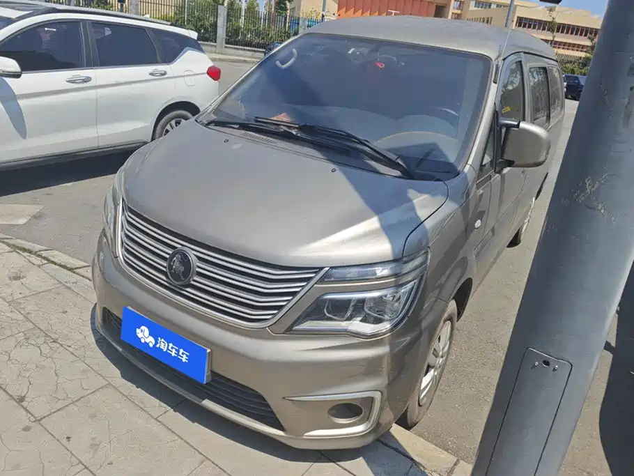  Dongfeng Fengxing Lingzhi 2022 M5 1.6L Utility 7-seater