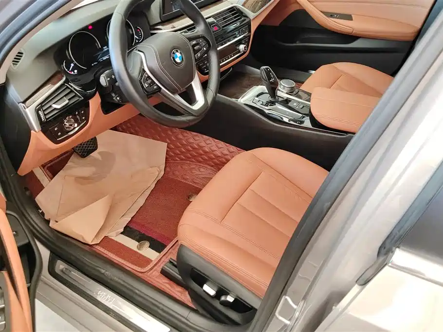 BMW 5 Series 2018 528Li Launch Special Edition фото 9