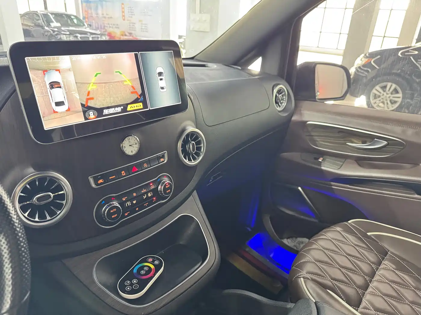Mercedes-Benz Vito 2018 2.0T Business Edition China VI фото 16