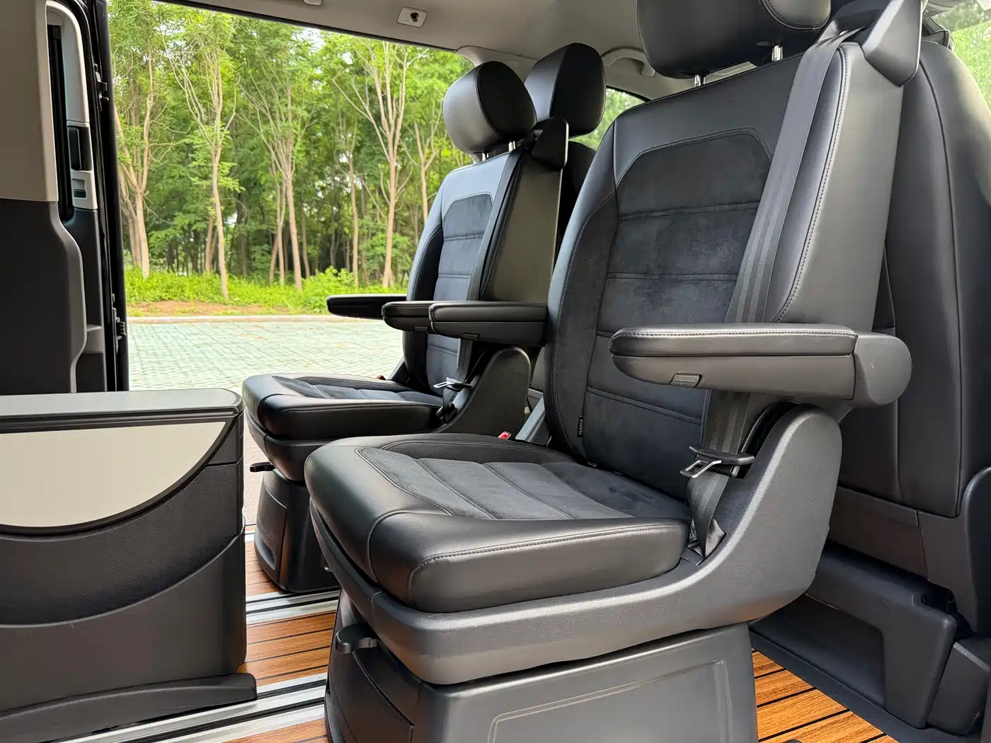 Volkswagen Multivan 2018 2.0TSI 2WD Luxury Edition 7-Seater фото 19