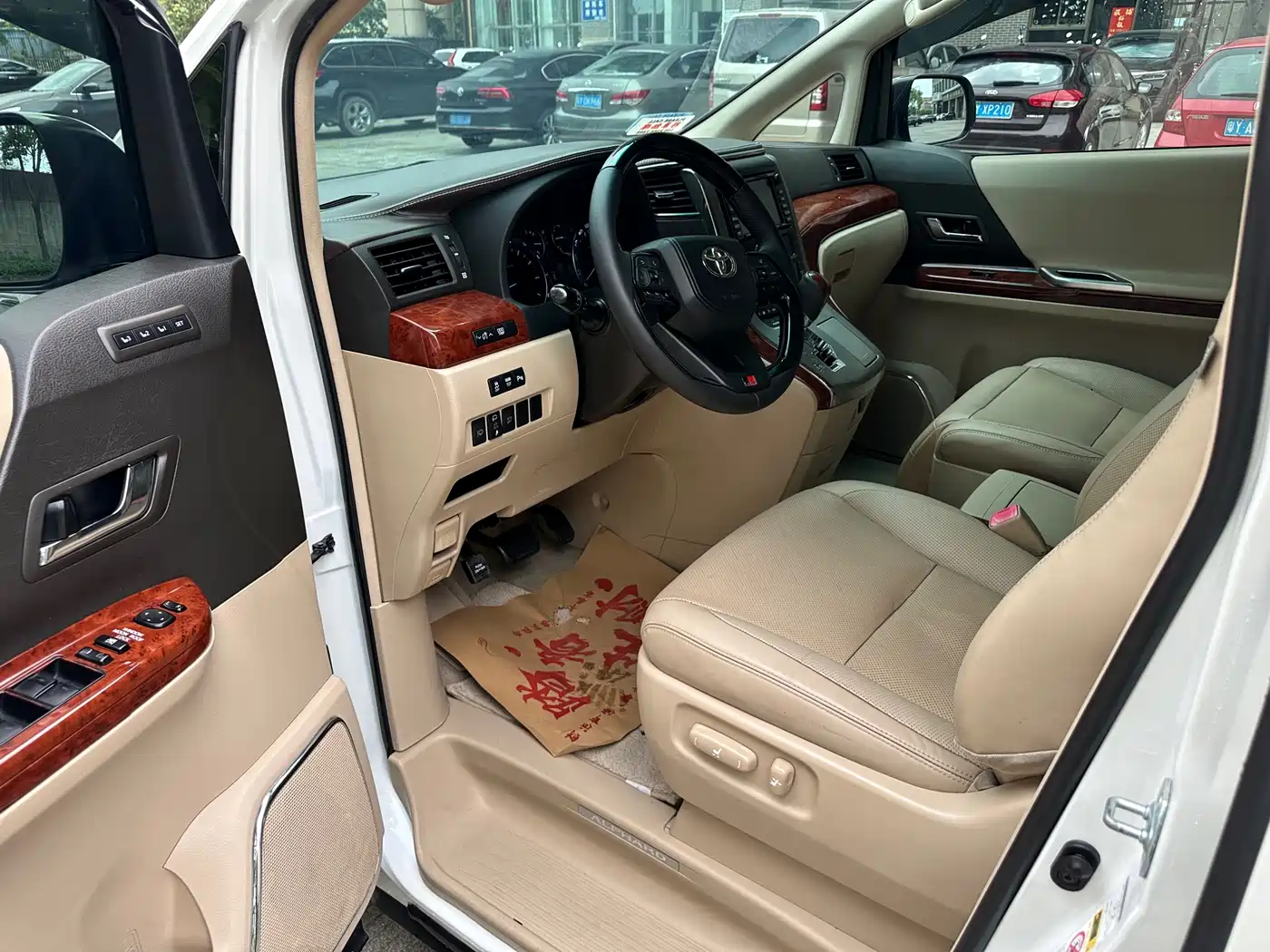 Toyota Alphard 2011 3.5L Luxury Edition фото 8