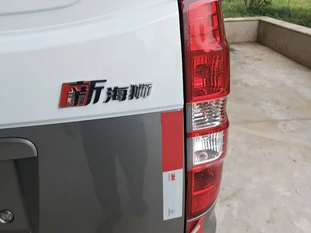 Jinbei New Hiace X30L 2024 2023 1.5L Super Comfort Van 2/5-seater Non-AC Version SWC15M