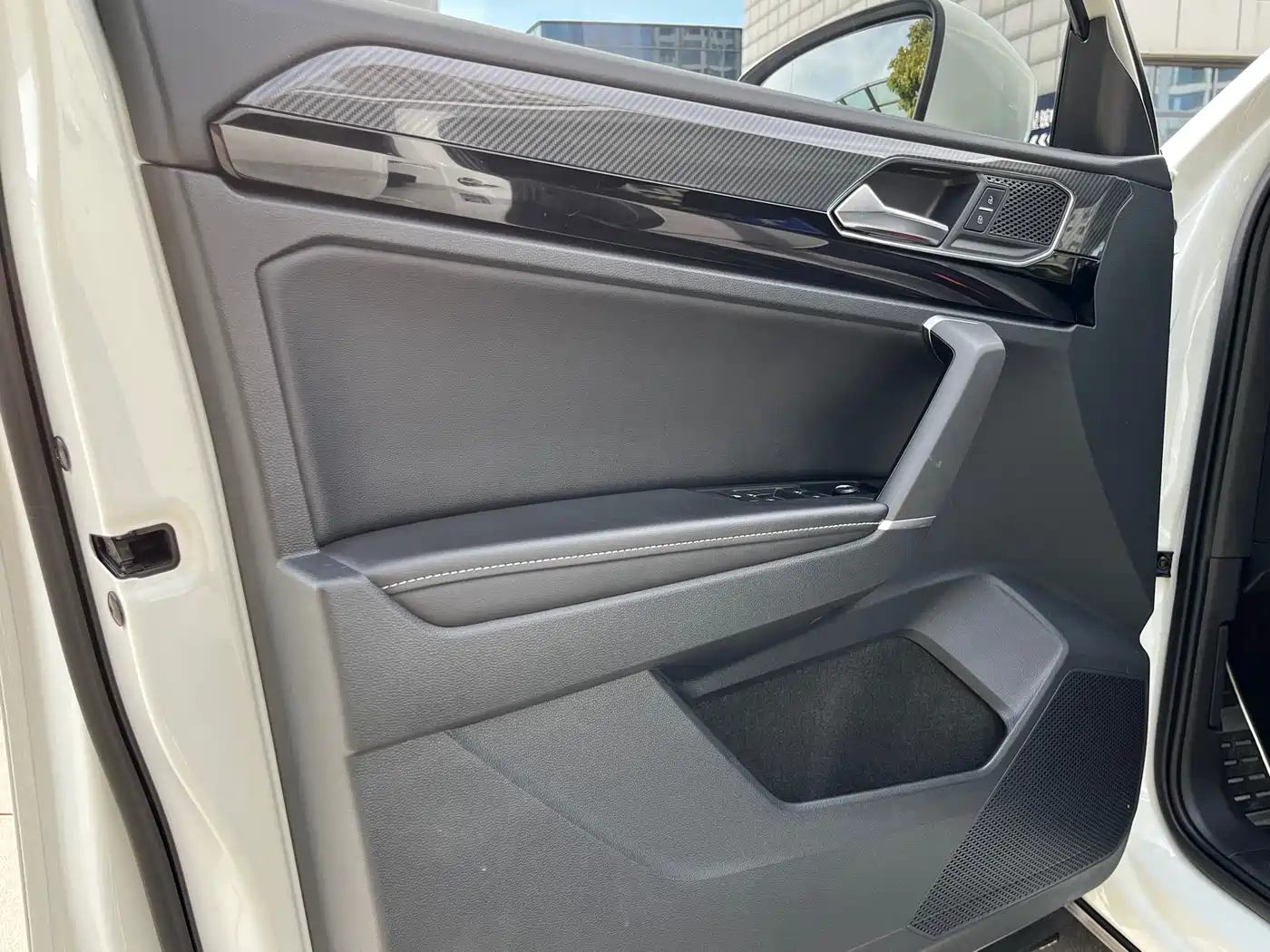 Volkswagen Tayron 2021 380TSI 4WD R-Line Smart Connect фото 15