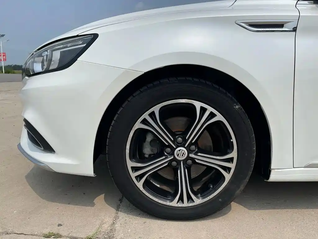 MG 6 New Energy 2018 2018 45T E-DRIVE Intelligent Hybrid PILOT Internet Premium Edition