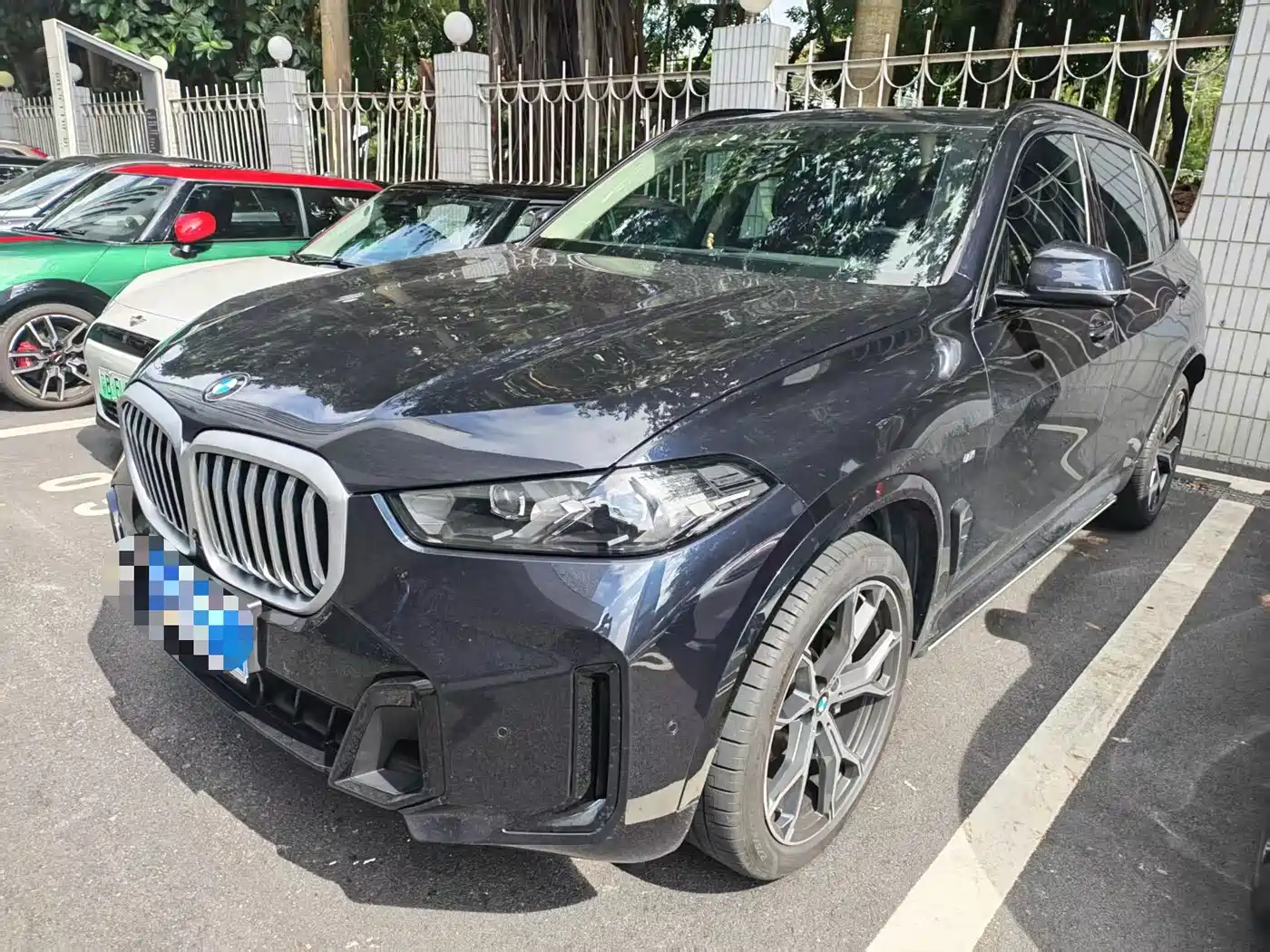 BMW X5 2023 xDrive 30Li Premium M Sport Black Night Package