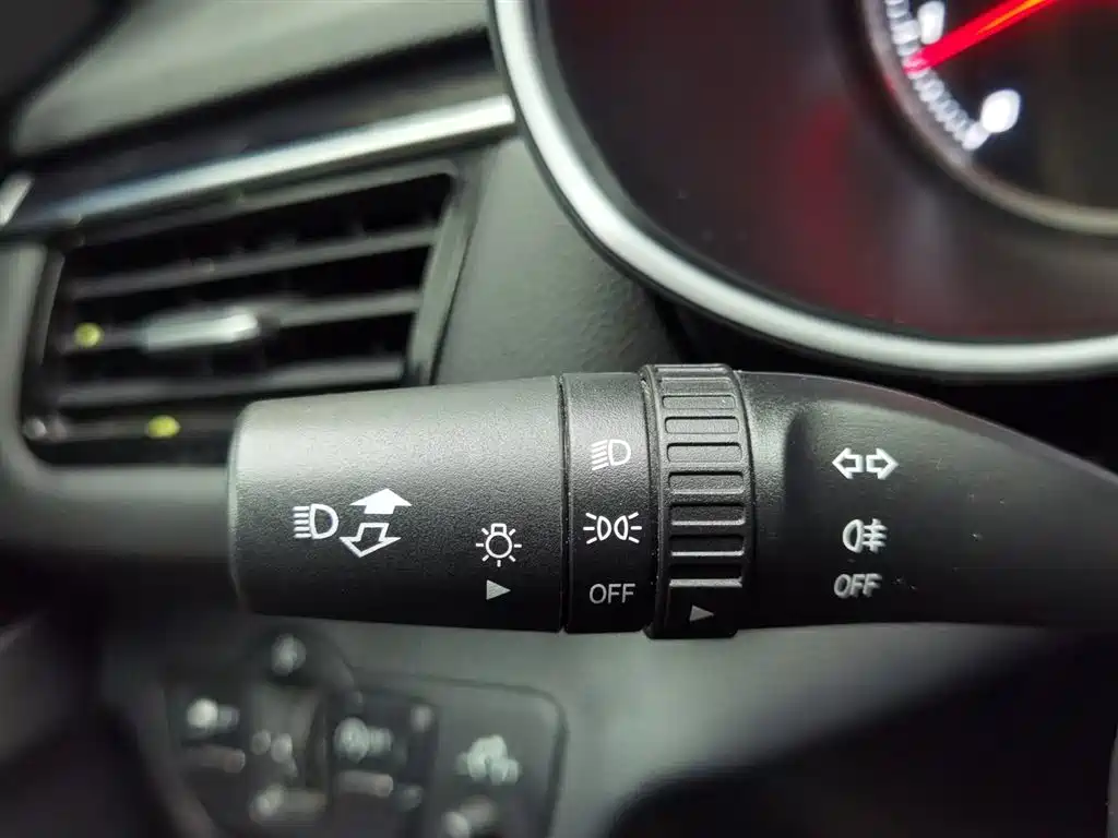 Hongqi H5 2019 30TD Style Edition фото 21