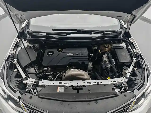 Chevrolet Cruze 2018 2017 1.5L Hatchback Auto Style
