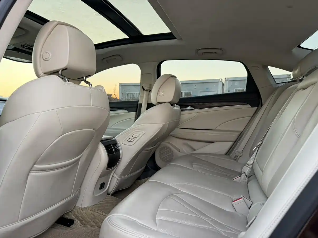 Photo 6 - Buick LaCrosse