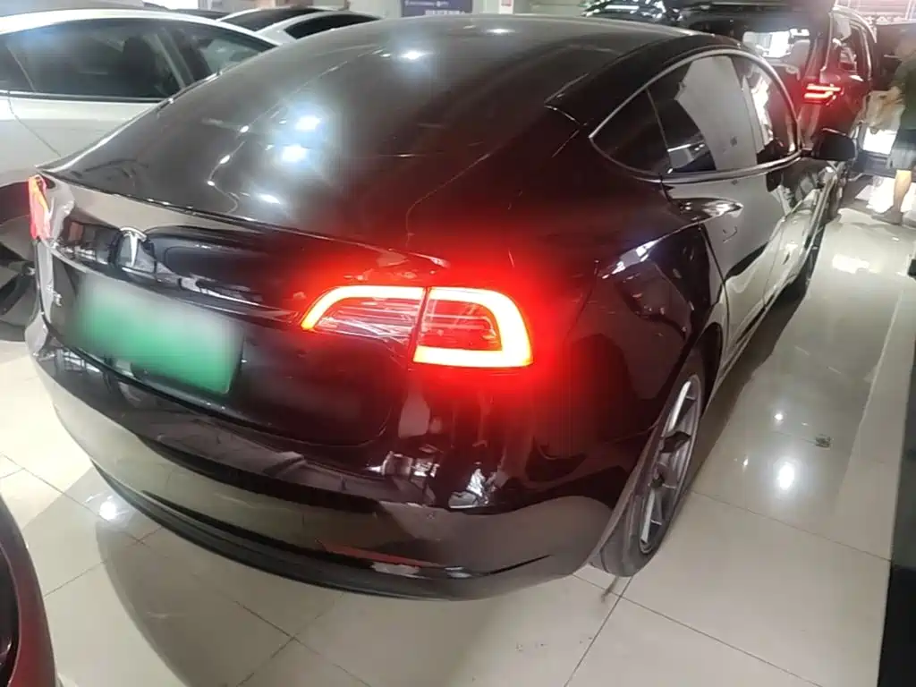 Фото 7 - Tesla Model 3