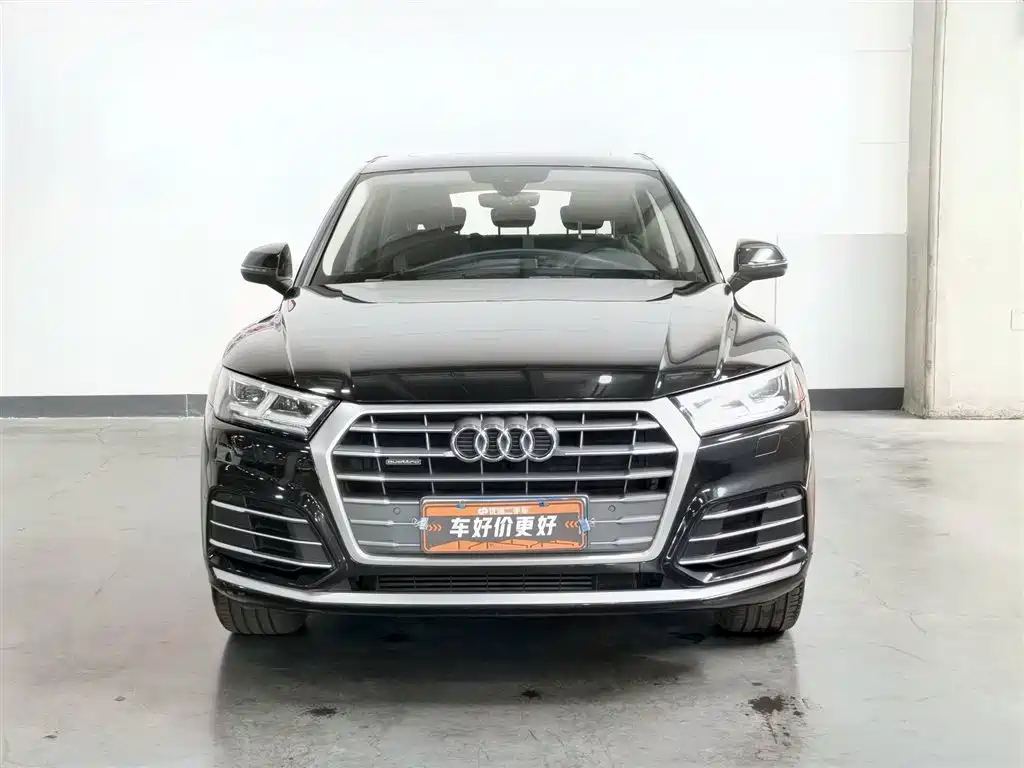 Audi Q5L 2020 Facelift 40 TFSI Honor Fashion фото 3