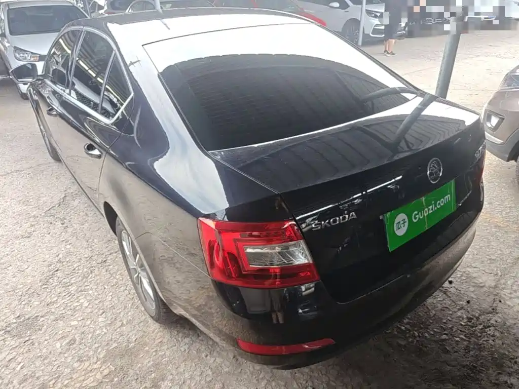 Фото 5 - Škoda Octavia