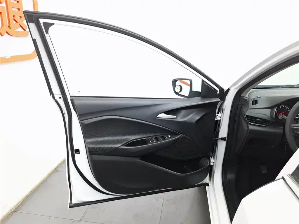 CHEVROLET KOVOZ