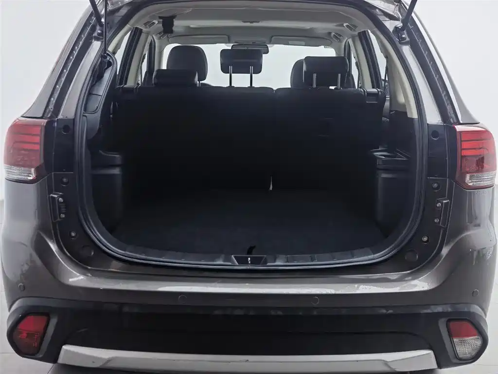 Mitsubishi Outlander 2016 2.4L 4WD Elite Edition 5-seater фото 16