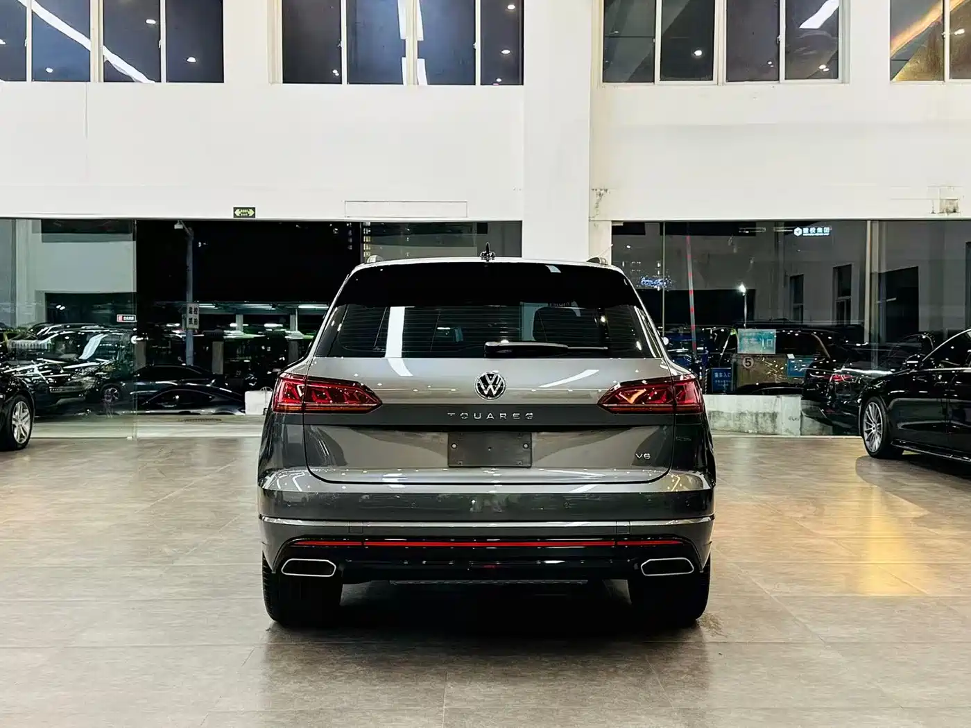 VOLKSWAGEN TOUAREG