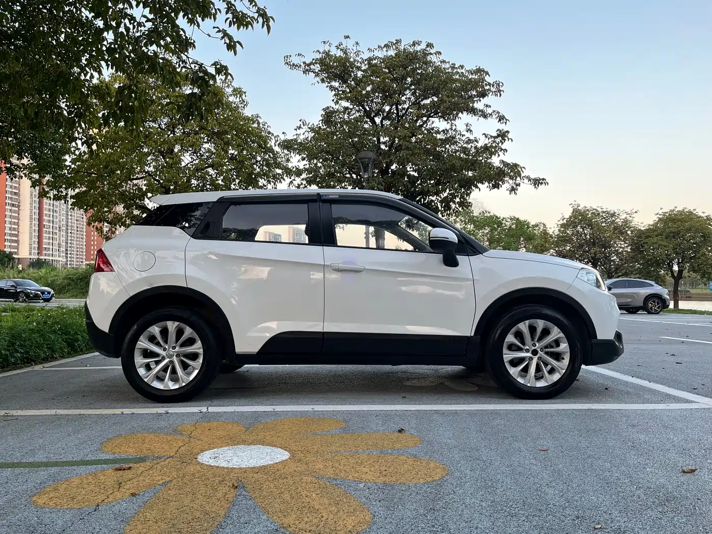 Фото 7 - Zhonghua V3