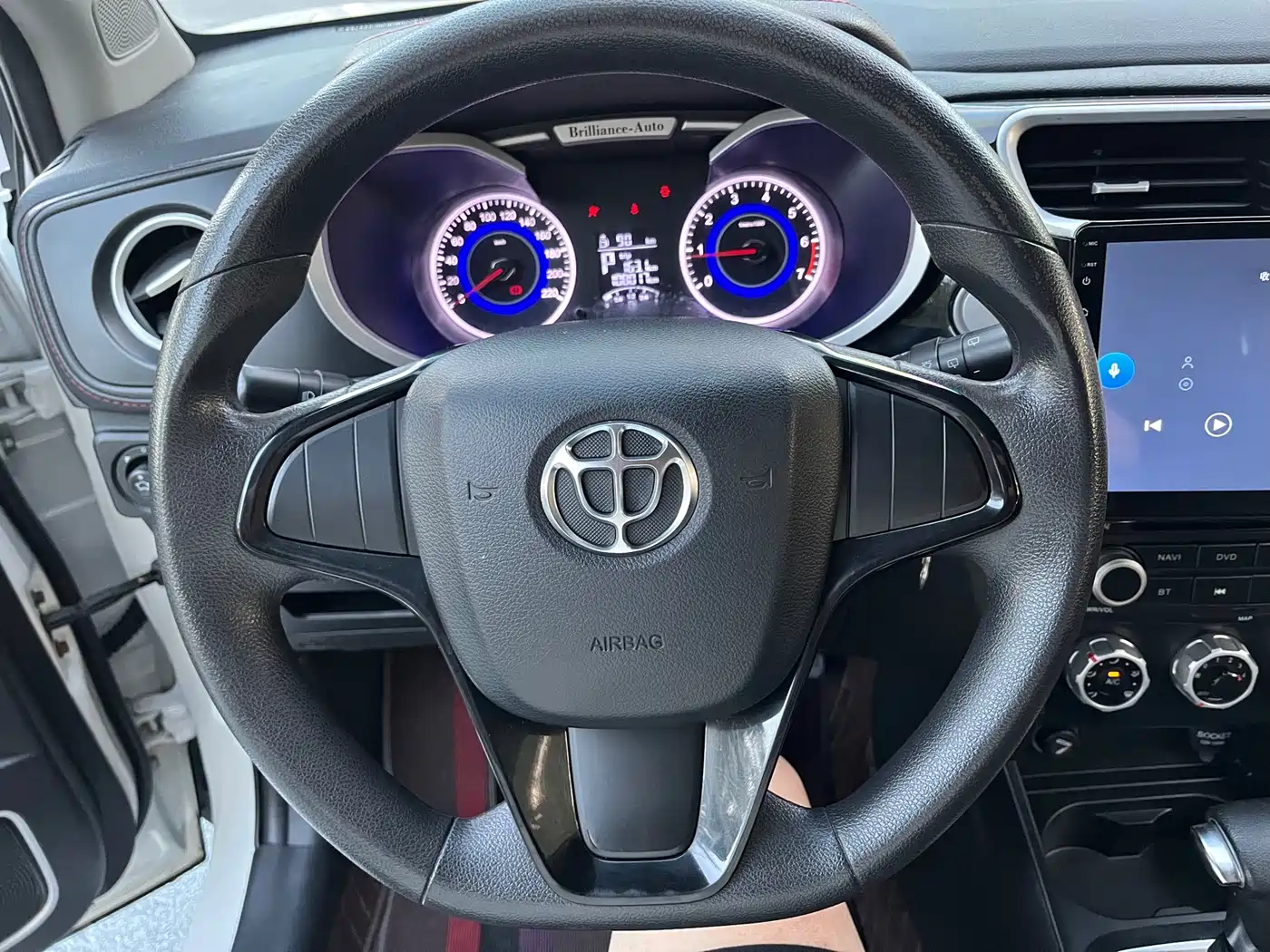 Фото 10 - Zhonghua V3