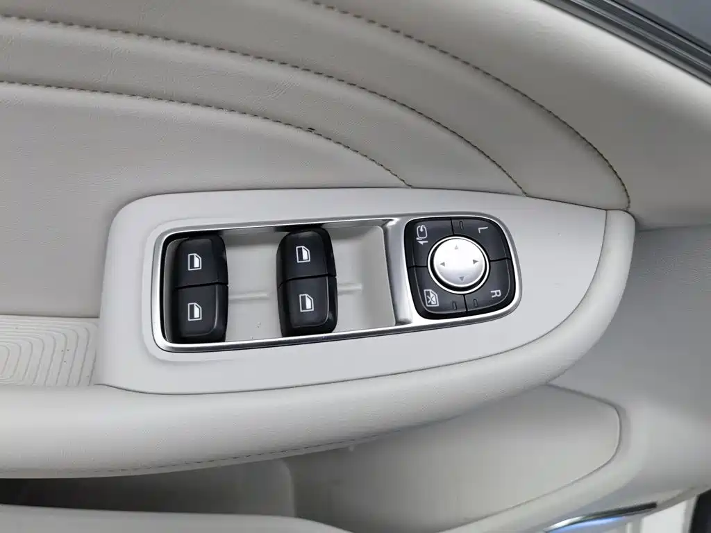 Roewe iMAX8 2021 2022 400TGI Gathering Edition