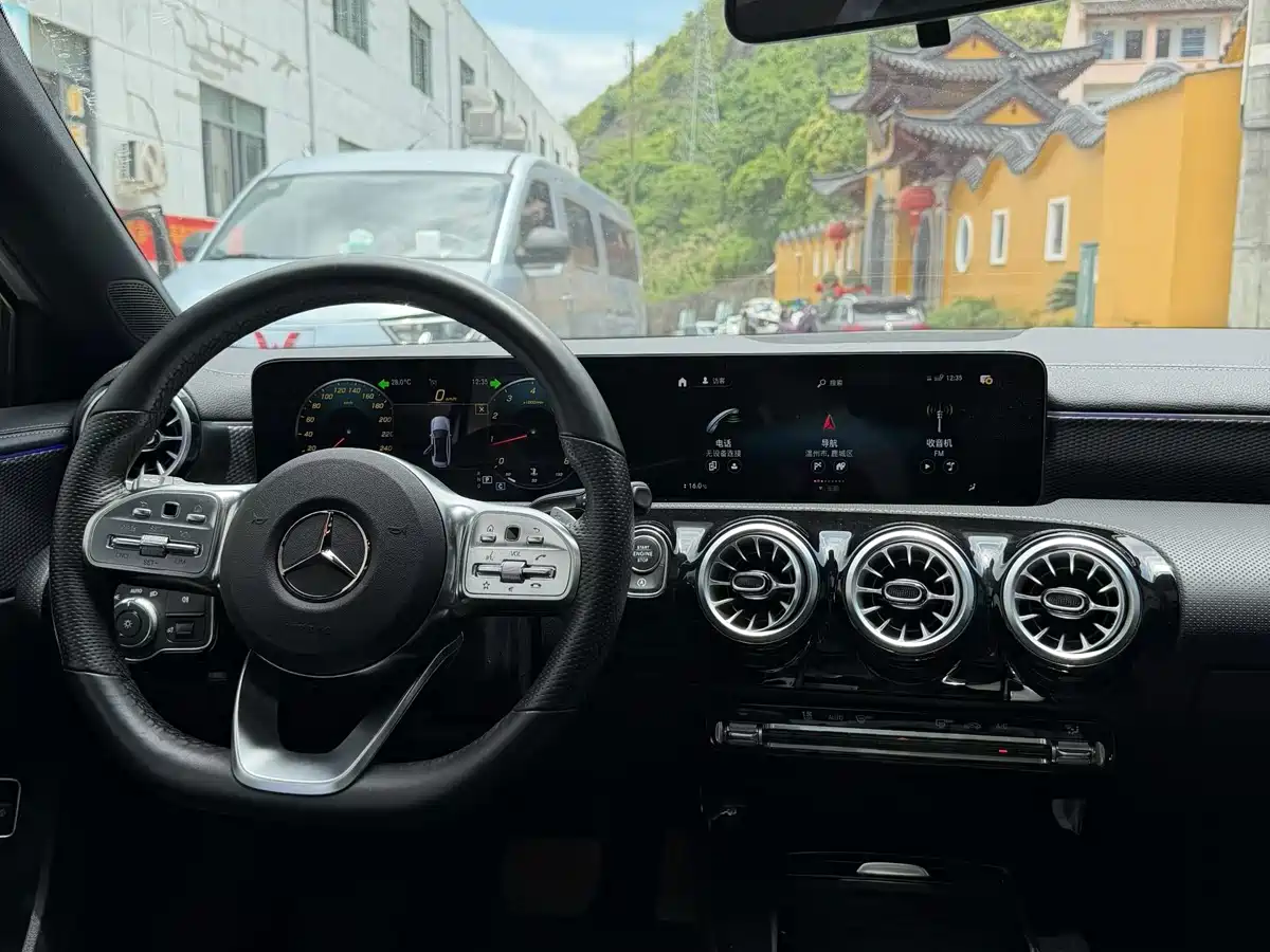 MERCEDES-BENZ CLASS A