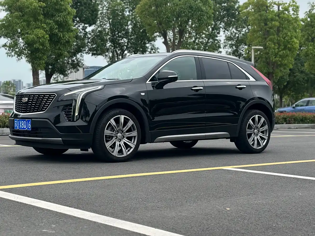 CADILLAC XT4