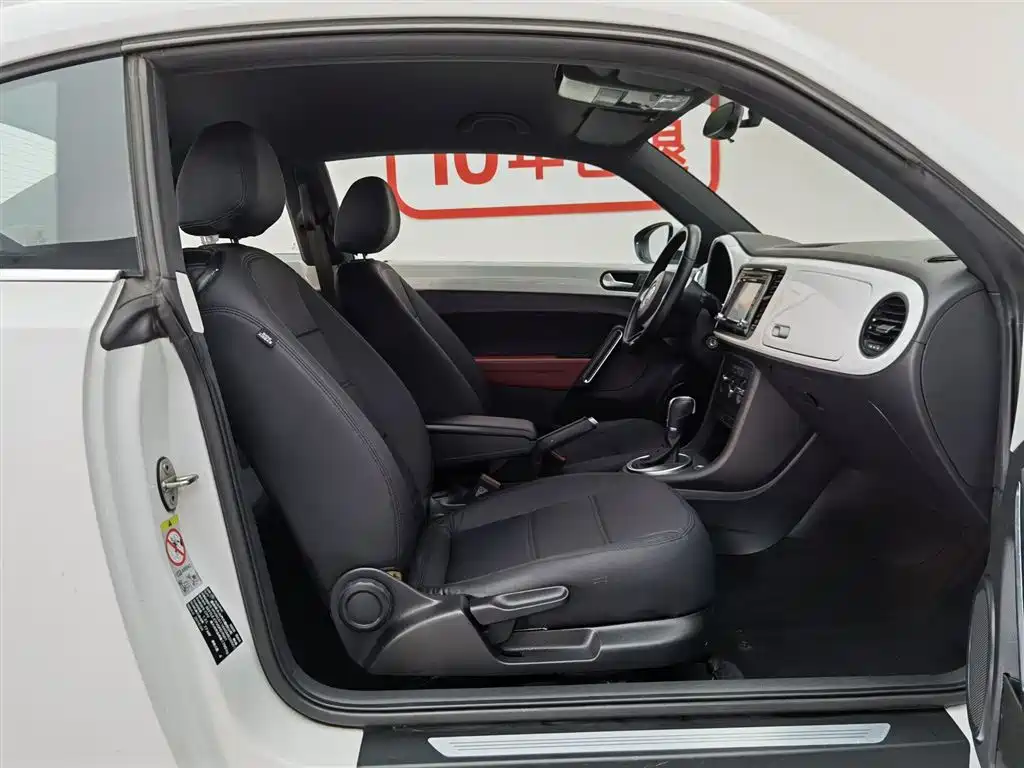 Volkswagen Beetle 2015 180TSI фото 23