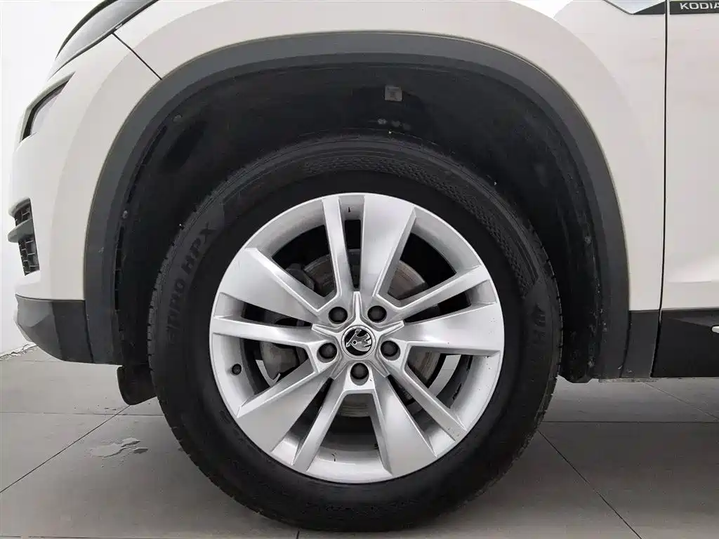 Škoda Kodiaq 2018 TSI330 5-seat FWD Luxury Premium фото 17