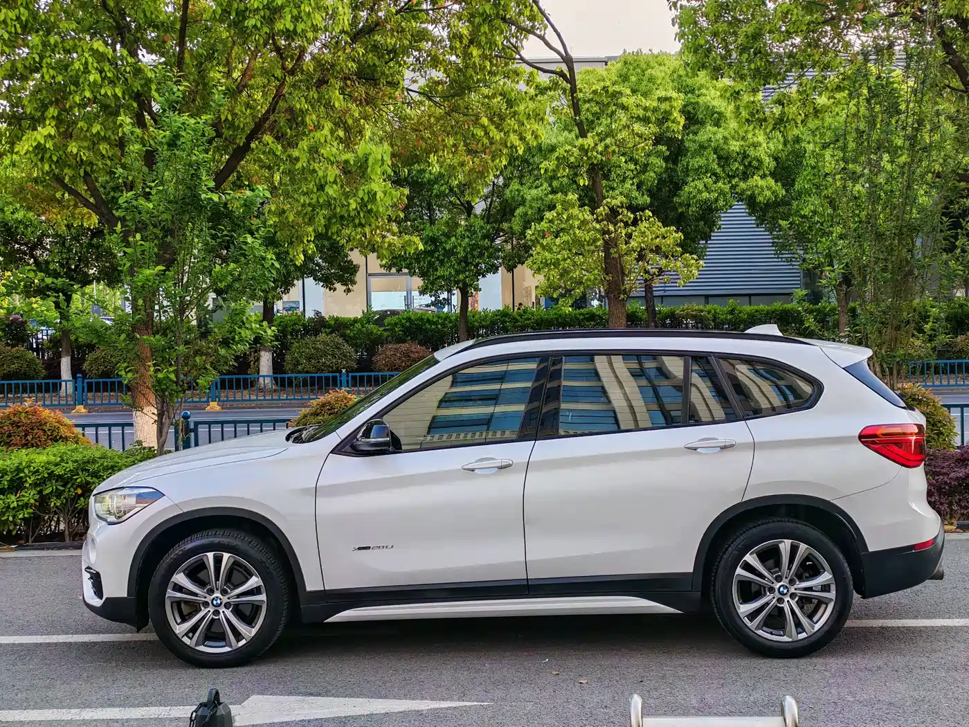 BMW X1 2018 xDrive20Li Premium Model фото 7
