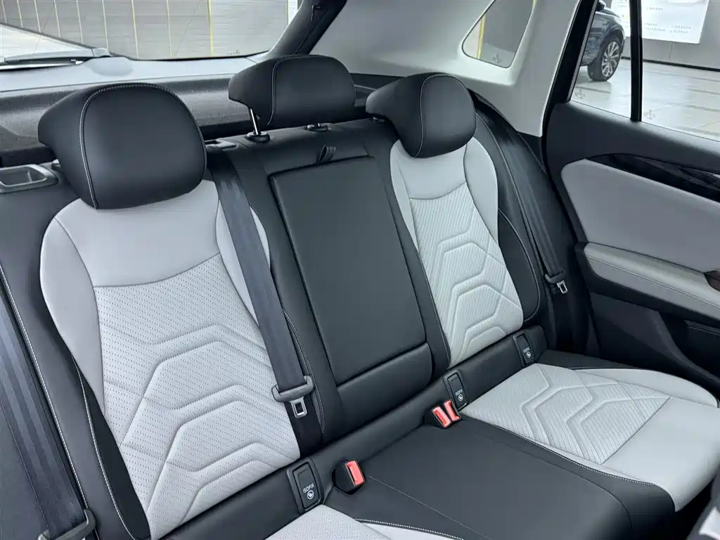 Volkswagen Tayron 2025 Tayron L 330TSI 2WD Elite фото 15