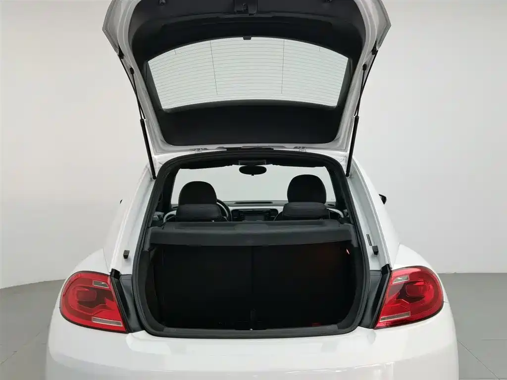 Volkswagen Beetle 2015 180TSI фото 16