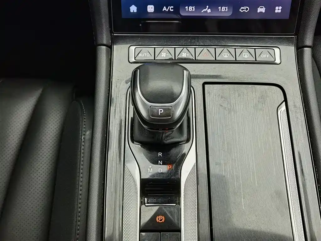 Hongqi H5 2024 1.5T DCT Smart Connect Flag Rhythm Edition фото 13