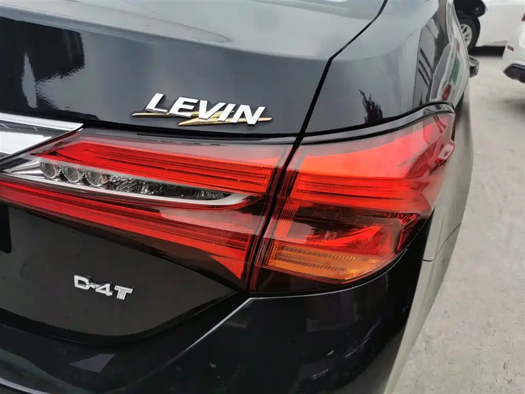 Toyota Levin 2017 Facelift 185T CVT Elite (China V) фото 8