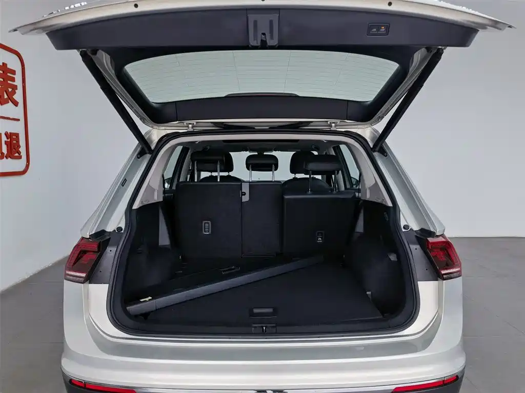 Volkswagen Tiguan L 2017 380TSI Automatic 4WD Luxury Edition фото 16